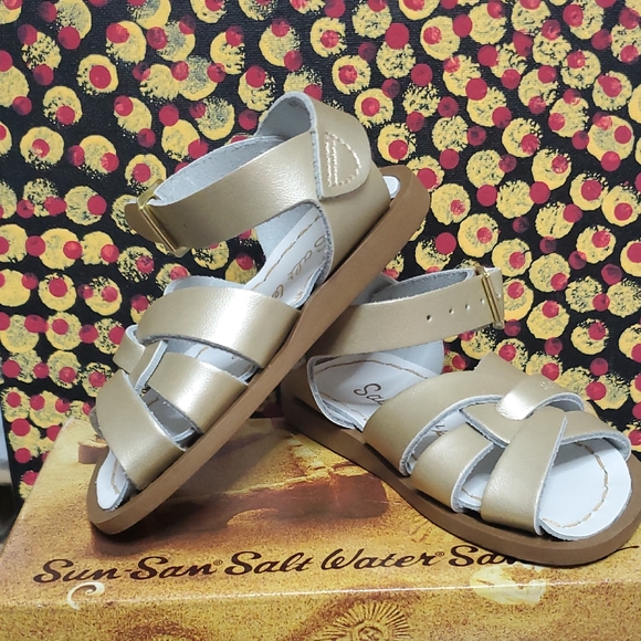 Salt Water Sandals by Hoy Gold Comfortable Sandals - Picture 1 of 9